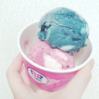 Photo taken at Baskin-Robbins by 🪿 on 7/31/2017