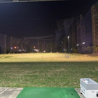 Photo taken at Top Class Golf Driving Range by Meowly Tananya L. on 4/7/2024