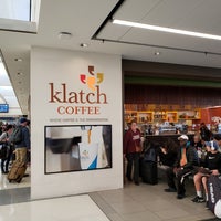 Foto tirada no(a) Klatch Coffee por Kino em 3/25/2019