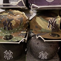 Photo taken at Yankees Clubhouse Shop by Kino on 1/30/2019