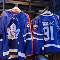 10/13/2018에 Kino님이 NHL Store NYC에서 찍은 사진