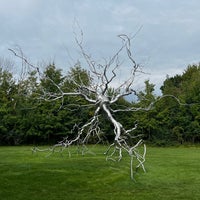 Foto diambil di Frederik Meijer Gardens &amp;amp; Sculpture Park oleh Nels W. pada 9/16/2023