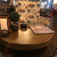 Foto diambil di Tenora Cafe &amp;amp; Bistro oleh Türkoğlu pada 9/21/2019