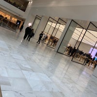 Photo taken at Apple Brent Cross by H B. on 3/20/2019
