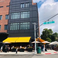 9/13/2020 tarihinde Conrad D.ziyaretçi tarafından Avenue Cafe'de çekilen fotoğraf