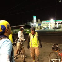 Photo taken at 7- Eleven by Johnny M. on 10/5/2012
