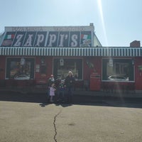 Photo taken at Zappi&amp;#39;s Italian Eatery - Pasta, Pizza and Subs by elizabeth p. on 3/16/2022