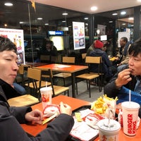 Photo taken at Burger King by yamagishi y. on 1/2/2018