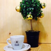 Foto tomada en Awake Coffee &amp;amp; Espresso  por Asli C. el 1/17/2015