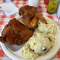 Photo taken at Gus&amp;#39;s World Famous Fried Chicken by Ho B. on 3/14/2023