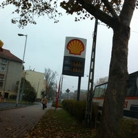 Foto diambil di Shell oleh Gabor J. pada 11/23/2012