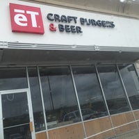 5/13/2015에 Josh S.님이 eT Craft Burgers &amp;amp; Beer에서 찍은 사진