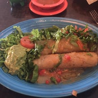 Das Foto wurde bei El Chaparral Mexican Restaurant von Pam D. am 5/4/2016 aufgenommen