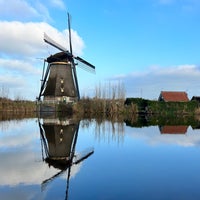 Photo taken at Windmills at Kinderdijk by Hanna on 12/1/2023