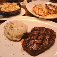 Photo taken at Outback Steakhouse by Rawinan U. on 9/1/2018
