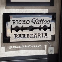 Photo taken at Bicho Tattoo &amp;amp; BARbearia by Marcos L. on 4/3/2017
