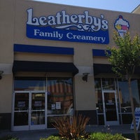 Photo taken at Leatherby&amp;#39;s Family Creamery by Lina R. on 5/17/2013