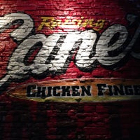 Foto tirada no(a) Raising Cane&#39;s Chicken Fingers por G F. em 7/1/2018