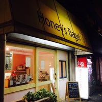 Photo taken at Honey&amp;#39;s Bagel 鷺ノ宮 by まゆみに on 11/23/2013