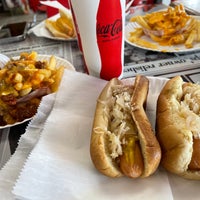 Foto diambil di Arbetter&amp;#39;s Hot Dogs oleh Phoen1xRobbie pada 7/2/2022