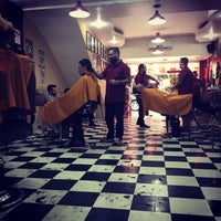Photo taken at Barbearia Nápoles by Will B. on 4/19/2016