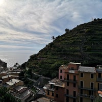 Foto diambil di Cinque Terre Trekking oleh Monica Hallouma M. pada 10/6/2019
