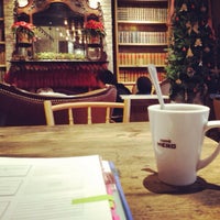 Foto diambil di Caffè Nero oleh Gökçe pada 12/6/2014