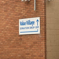 Foto scattata a Arc&amp;#39;s Value Village da Christopher S. il 9/26/2020