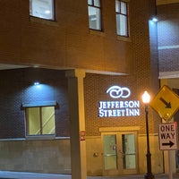 Foto tirada no(a) Jefferson Street Inn por Christopher S. em 4/11/2021
