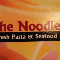 รูปภาพถ่ายที่ The Noodle Cafe โดย April W. เมื่อ 10/28/2012