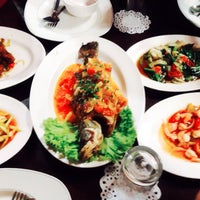 Foto diambil di Rangnok Restaurant oleh Azie M. pada 7/5/2015