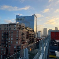 6/15/2022 tarihinde Michael M.ziyaretçi tarafından Level 9 Rooftop Bar &amp;amp; Lounge'de çekilen fotoğraf