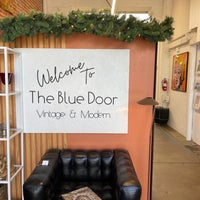 Foto tirada no(a) The Blue Door por Michael M. em 11/28/2023