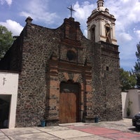 Photo taken at Parroquia De San Simón Ticumac by Jerry  O. on 9/15/2018