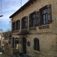 Photo taken at Yeşilyurt Köy Kahvesi by Mehmet Y. on 3/22/2015