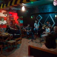 Снимок сделан в 80&amp;#39;s Pub пользователем Edgar B. 9/25/2013