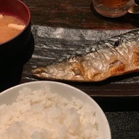 Photo taken at 料理人のいる魚屋 ガシラ by __rome on 10/10/2019