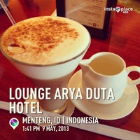 Photo taken at Lounge Arya Duta Hotel by Kat Z. on 5/9/2013