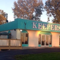 Foto tirada no(a) Keepers Seafood Restaurant por Pam F. em 5/16/2015