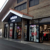 アディダス ファクトリーアウトレットショップ軽井沢 3 Tips From 676 Visitors