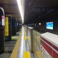 都営大江戸線 六本木駅 1番線ホーム 六本木 2個のtips