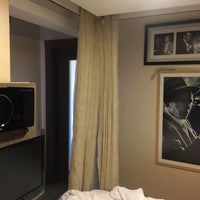 Das Foto wurde bei Jazz Hotel von kadriye am 11/12/2017 aufgenommen