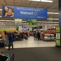 Foto scattata a Walmart Grocery Pickup da I Am Patriotic U. il 4/24/2017