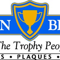 Снимок сделан в Dinn Bros., Inc. &quot;The Trophy People&quot; пользователем Dinn Bros., Inc. &quot;The Trophy People&quot; 3/10/2015