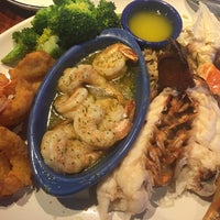 Photo taken at Red Lobster by Lilibeth M. on 8/10/2017