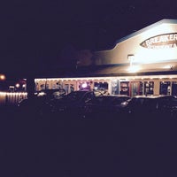 รูปภาพถ่ายที่ North Shore Breakers Restaurant &amp;amp; Bar โดย North Shore Breakers Restaurant &amp;amp; Bar เมื่อ 3/12/2015