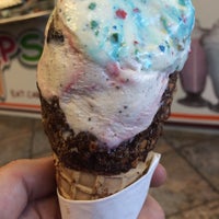 Photo taken at Scoops Ice Cream by iSapien 1. on 4/26/2015