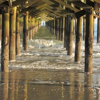 รูปภาพถ่ายที่ Springmaid Pier โดย krista เมื่อ 12/4/2012