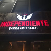 Снимок сделан в Independiente Barra Artesanal пользователем cholkorn M. 3/31/2017