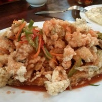 Photo taken at Pinangsari Noodle &amp;amp; Chinese Food by Sarita S. on 10/7/2012